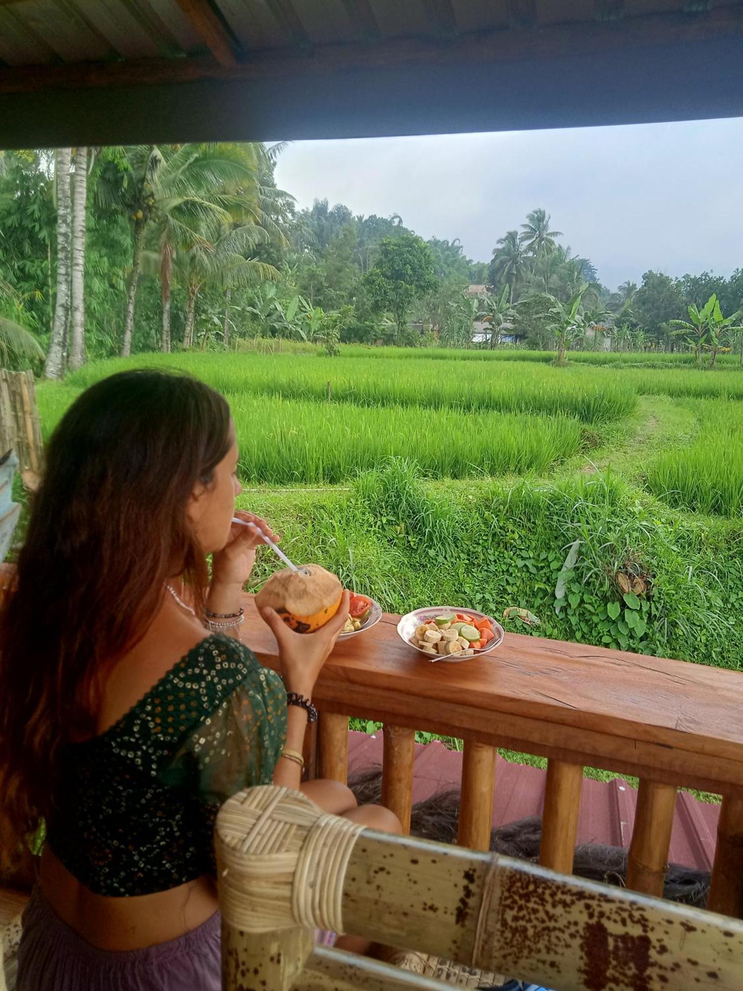 Coconut Homestay Тетебату Екстериор снимка