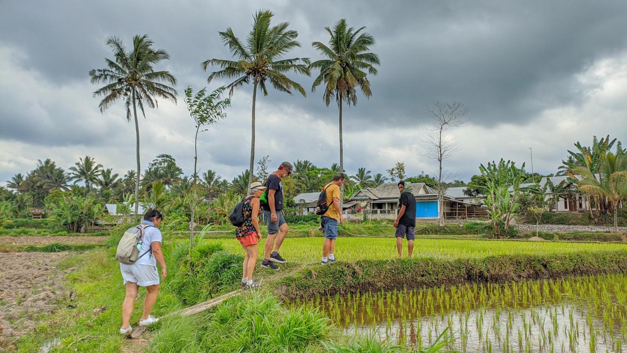 Coconut Homestay Тетебату Екстериор снимка